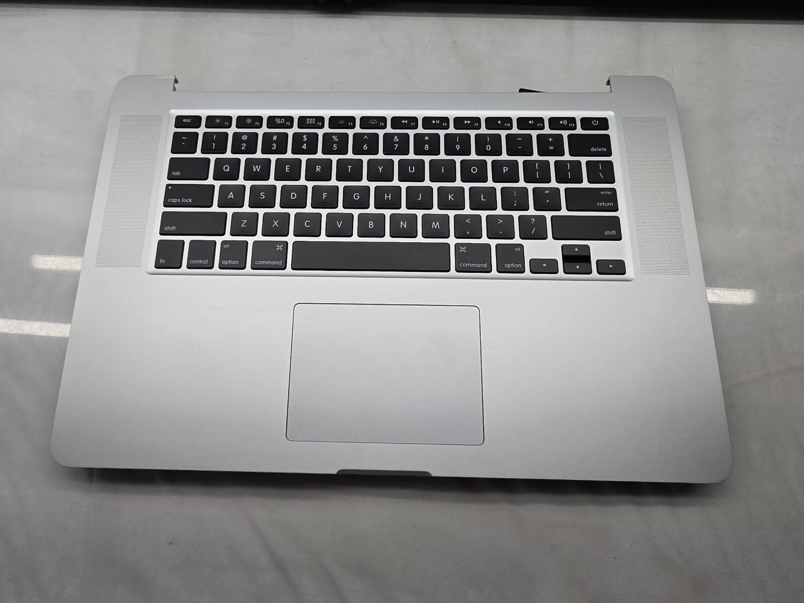 MacBook Pro 15' 2015 A1398 Top Case Palmrest + Touchpad + Keyboard + Working Bat
