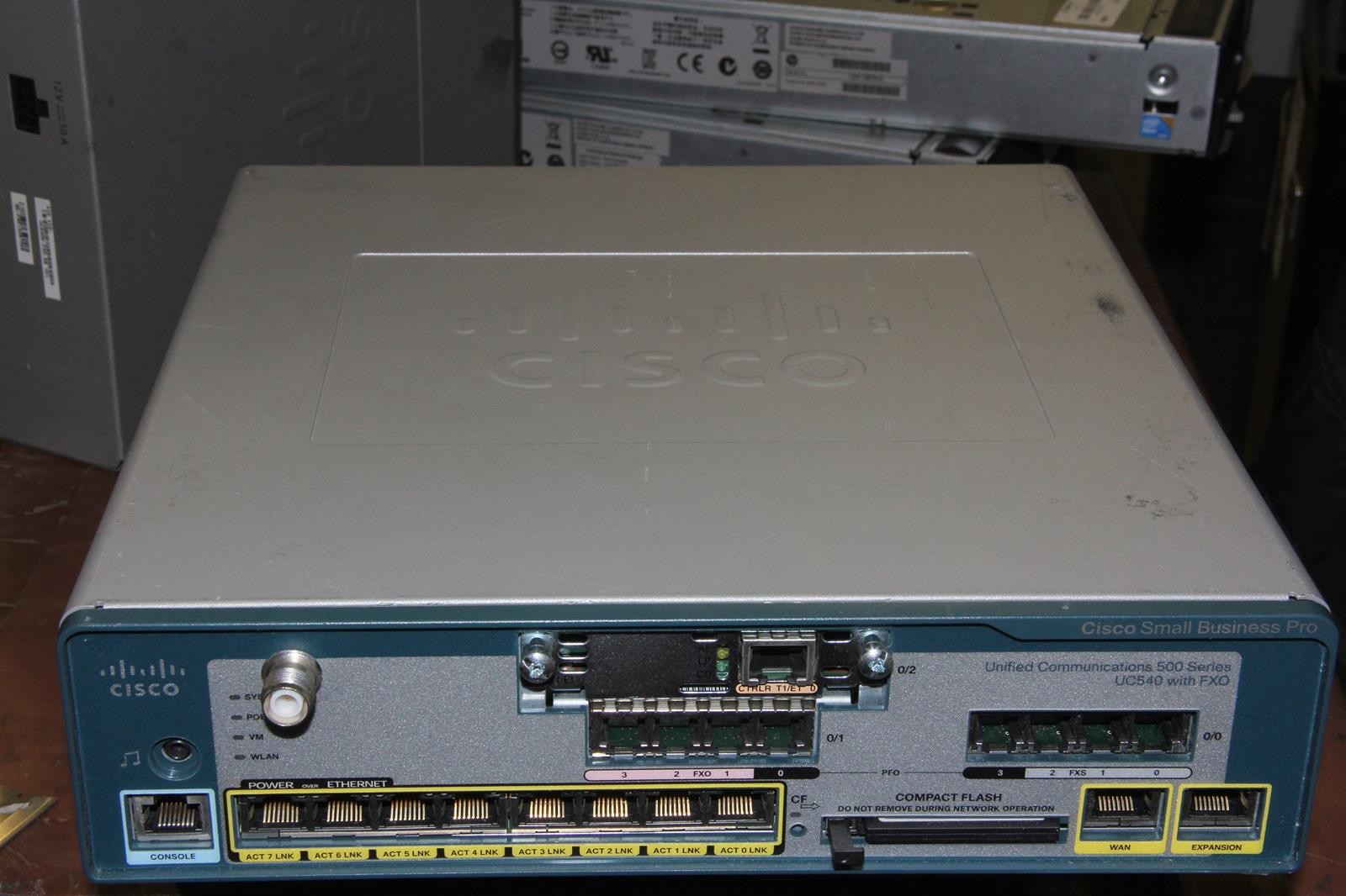 CISCO UC540W-FXO-K9 Unified Communications Appliance + VWIC2-1MFT-T1/E1