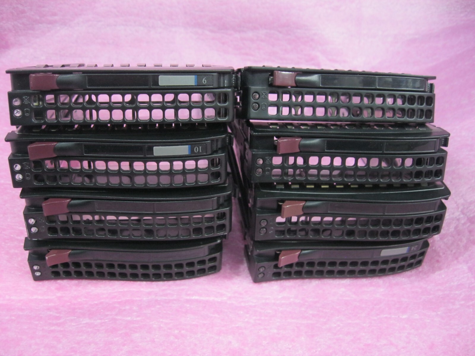 Lot 8 of Supermicro Tray 3.5" HARD DRIVE Supermicro 3.5" drive tray - B3204