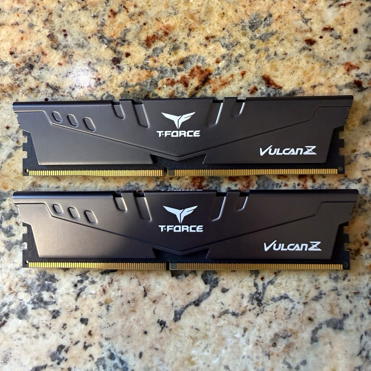 TeamGroup T-Force Vulcan Z 32GB (2x16GB) DDR4-3200 PC4-25600 CL16 DIMM