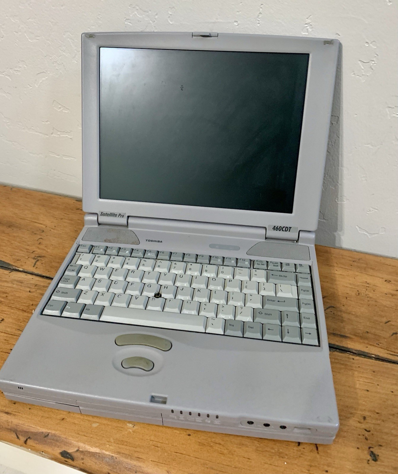 Vintage and Rare Toshiba Satellite Pro 460CDT PA1251U XCD For Parts Untested