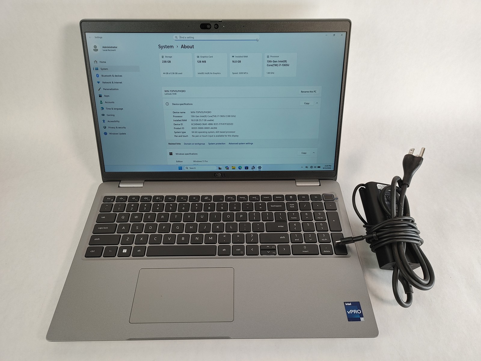 Dell Latitude 5540 Core i7-1365U 1.80 GHz 16 GB DDR4 256 GB NVMe Windows 11 Pro