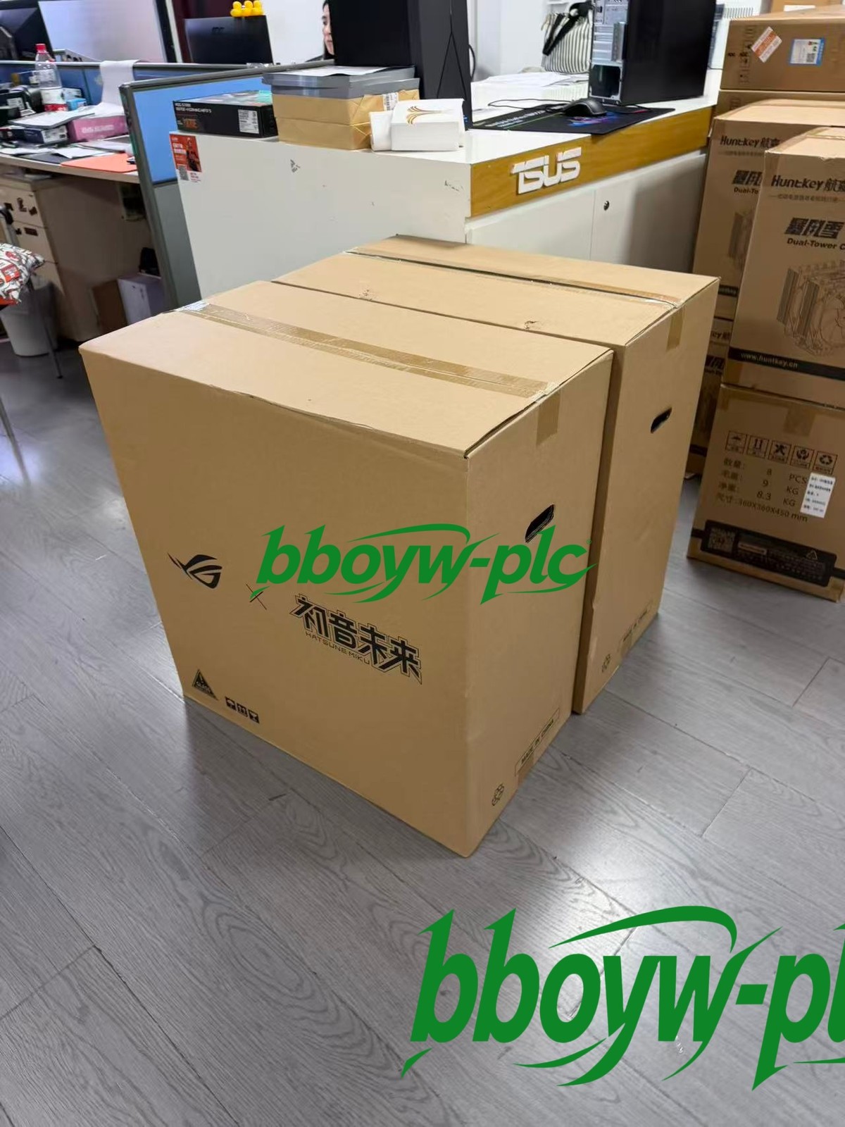 1PCS ROG STRIX HELIOS Hyperion GX601S × Hatsune Miku Edition Chassis GX601SFEDEX