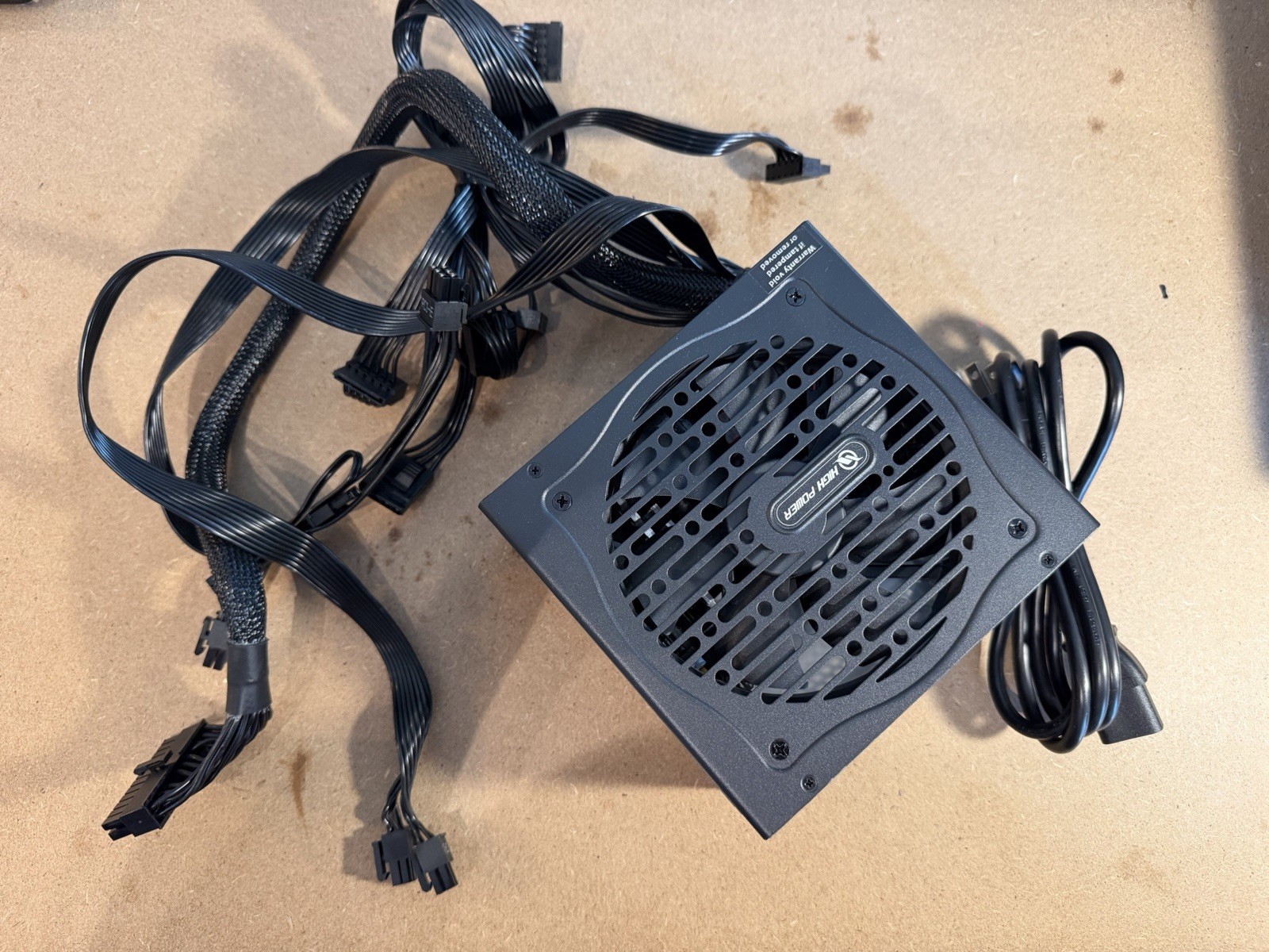 High Power 600W 80 Plus Gold Power Supply Unit for Desktop Computer