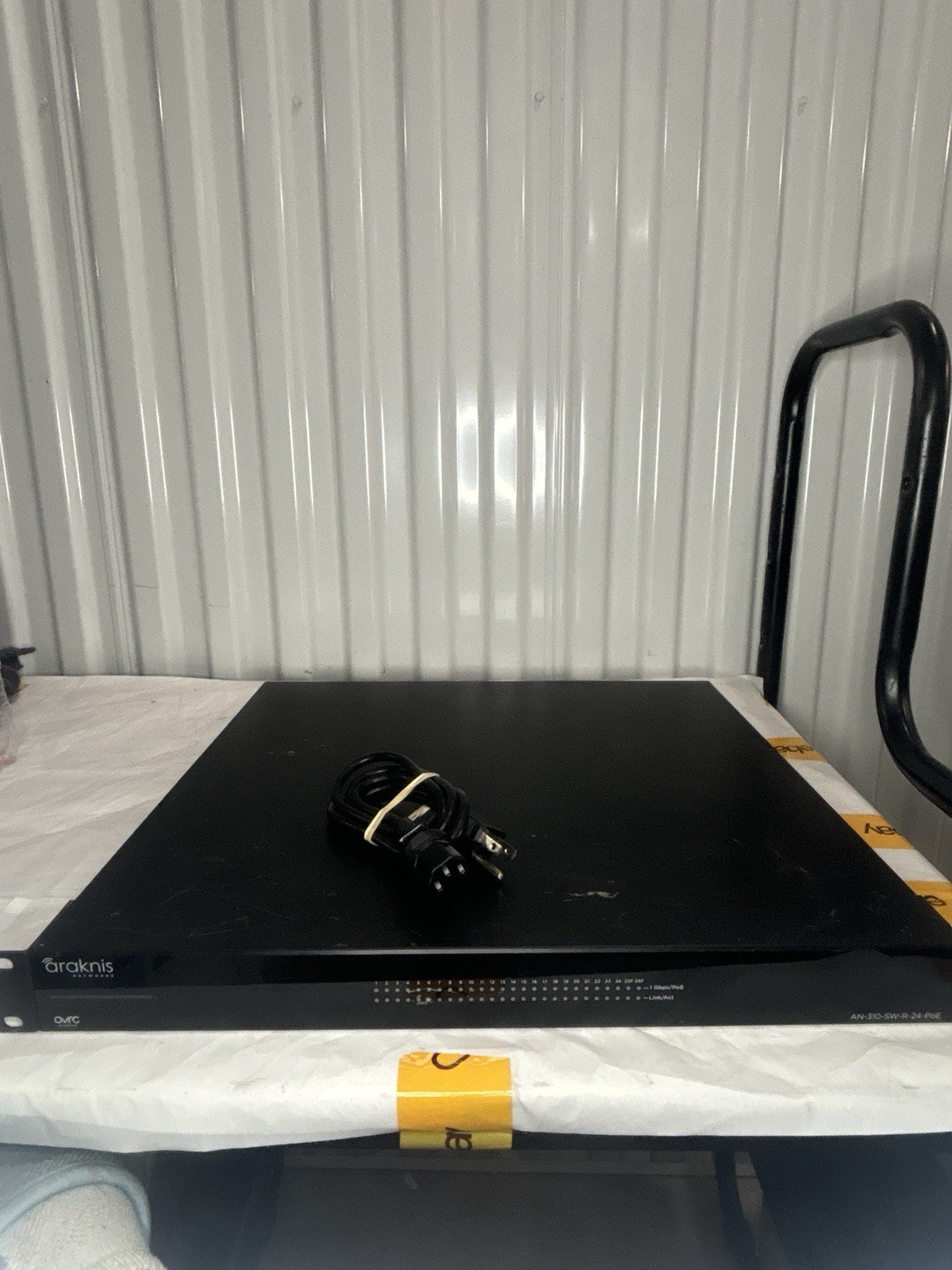 Araknis Networks L2 Gigabit Switch W PoE+ AN-310-SW-R-24-POE Used