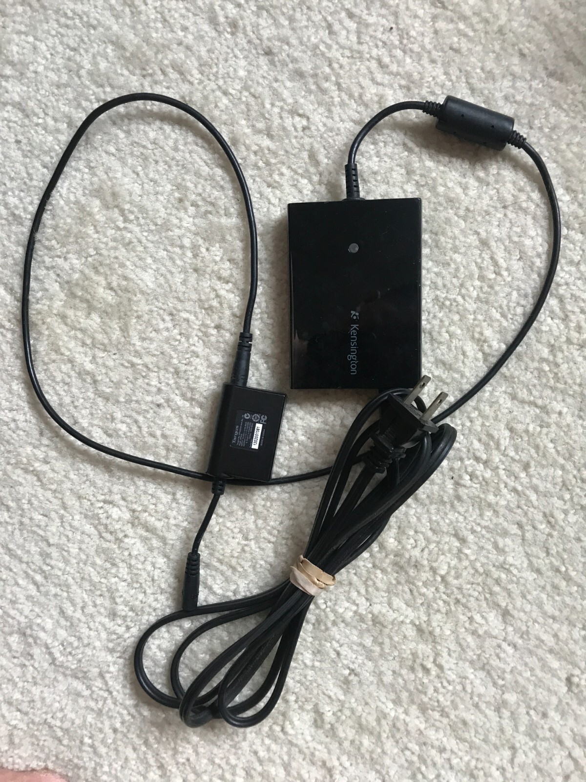 Kensington Wall/Auto/Air Notebook Universal Power Adapter w/ USB Port Tip AD8034
