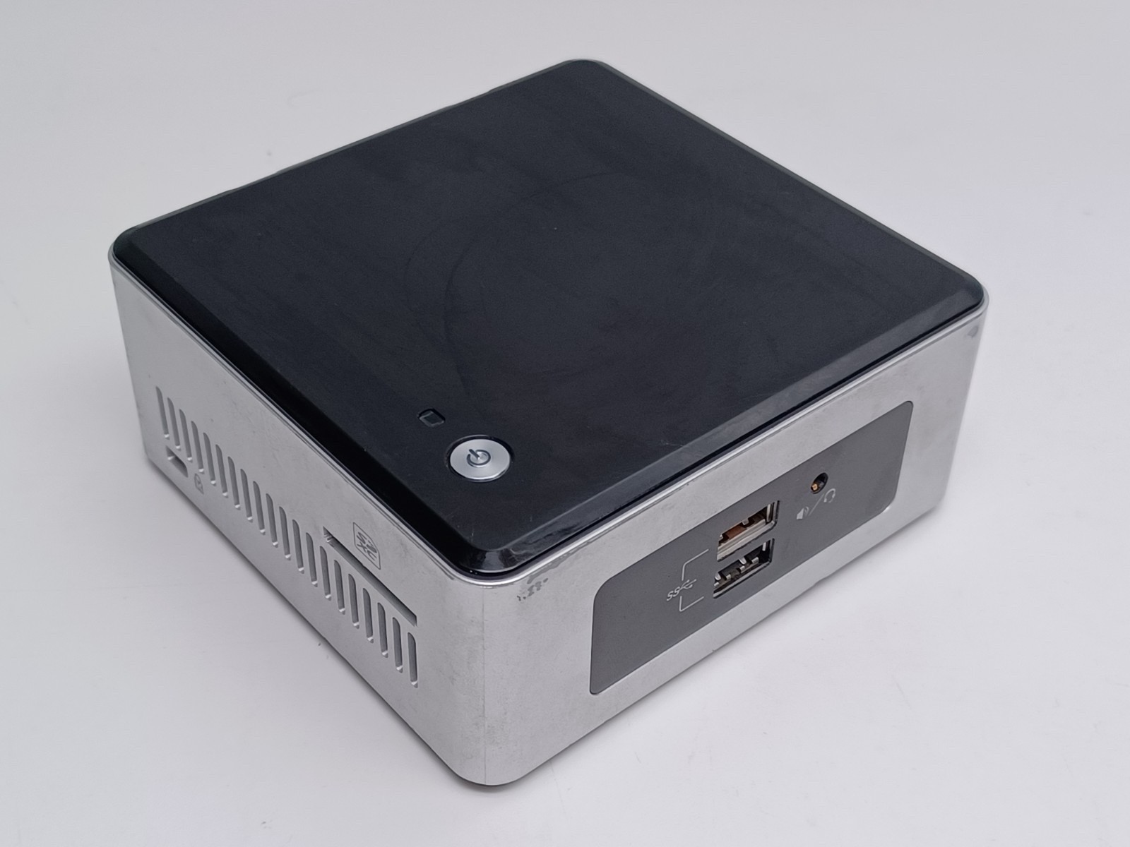 Intel NUC5PGYH Mini PC Pentium N3700 2GB RAM 32GB Windows 11 WiFi