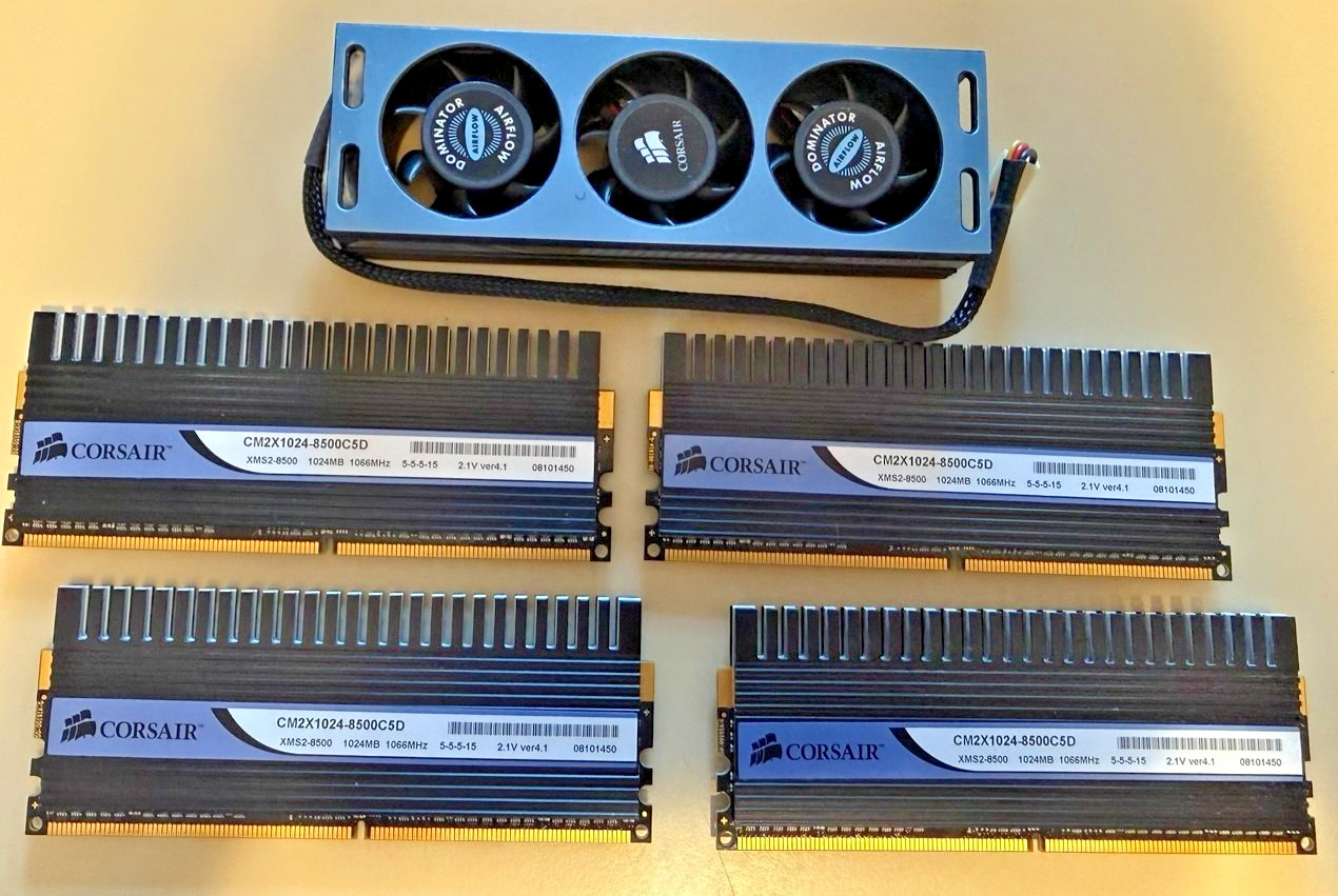 Corsair Dominator 4GB (4x1GB) DDR2 1066 PC2-8500 CM2X1024-8500C5D + Airflow Fan