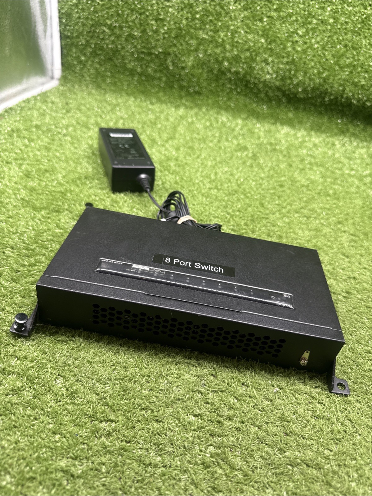 Araknis AN-110-SW-R-8 Series 8 Port Rack Unmanaged Gigabit Network Switch. S5