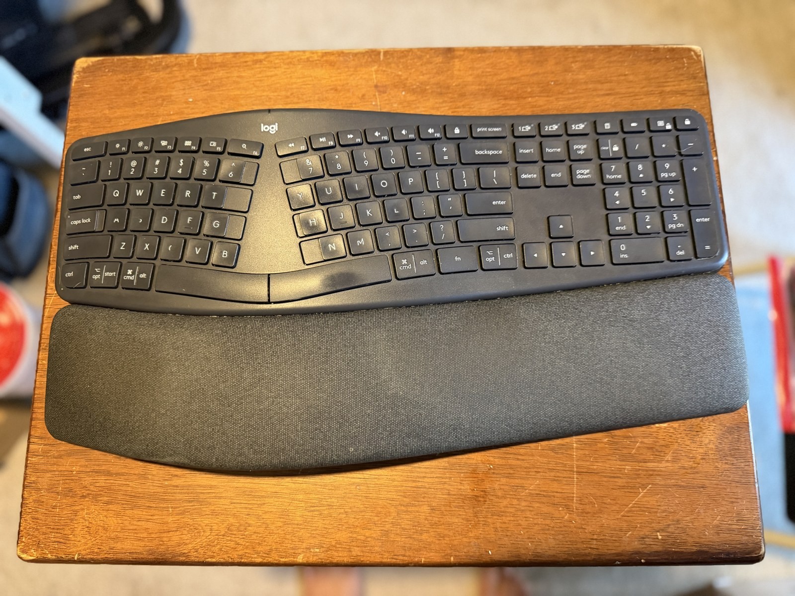 Logitech ERGO K860 Split Ergonomic Keyboard + MX Vertical Mouse Wireless Combo
