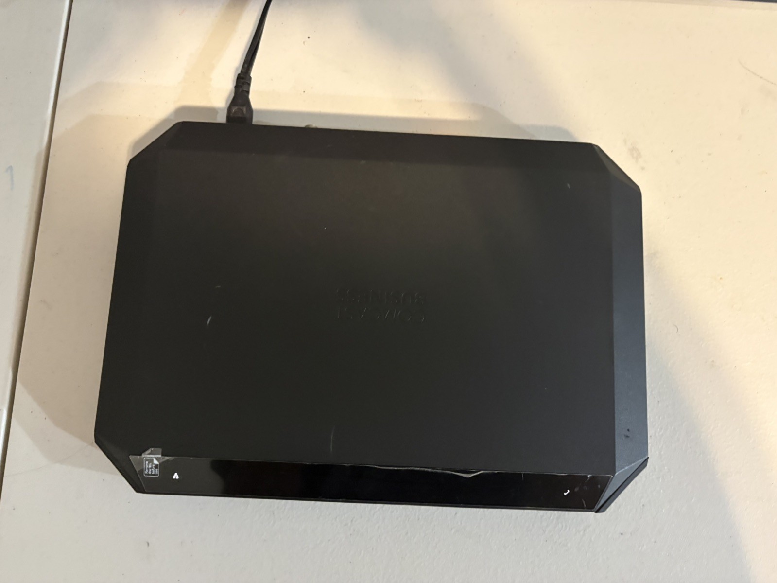 Comcast Business CBR-T Cable Modem Router Gateway CGA4131COM Dual-Band Black