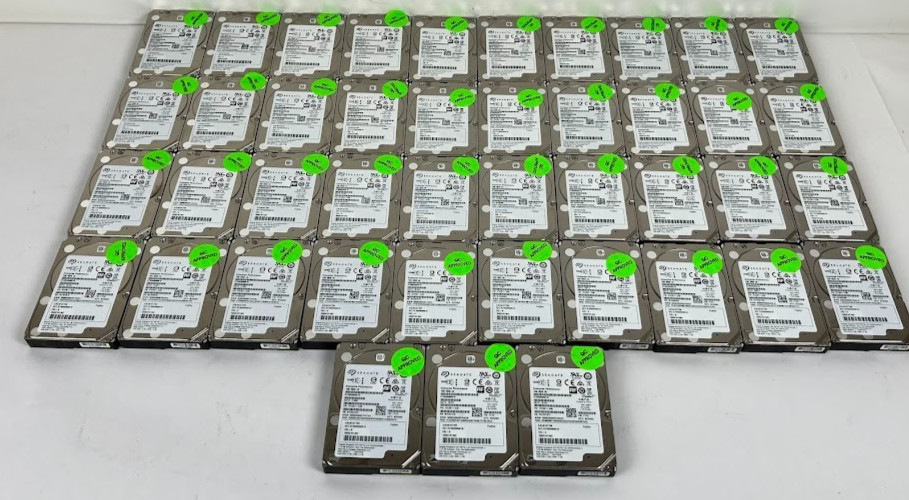 Lot of 43 Seagate ST900MM0018 900GB 10K 2.5" 12Gb/s SAS HDD 1FE201-040