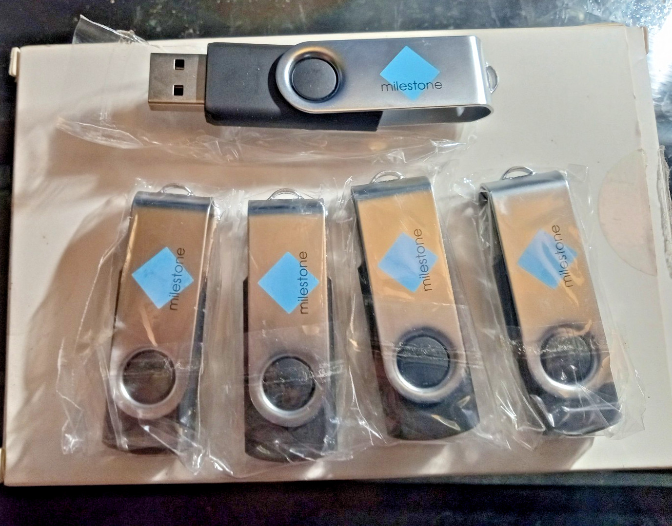 NEW 2026 Linux Mint 22.3 Cinnamon Bootable USB 64bit operating system