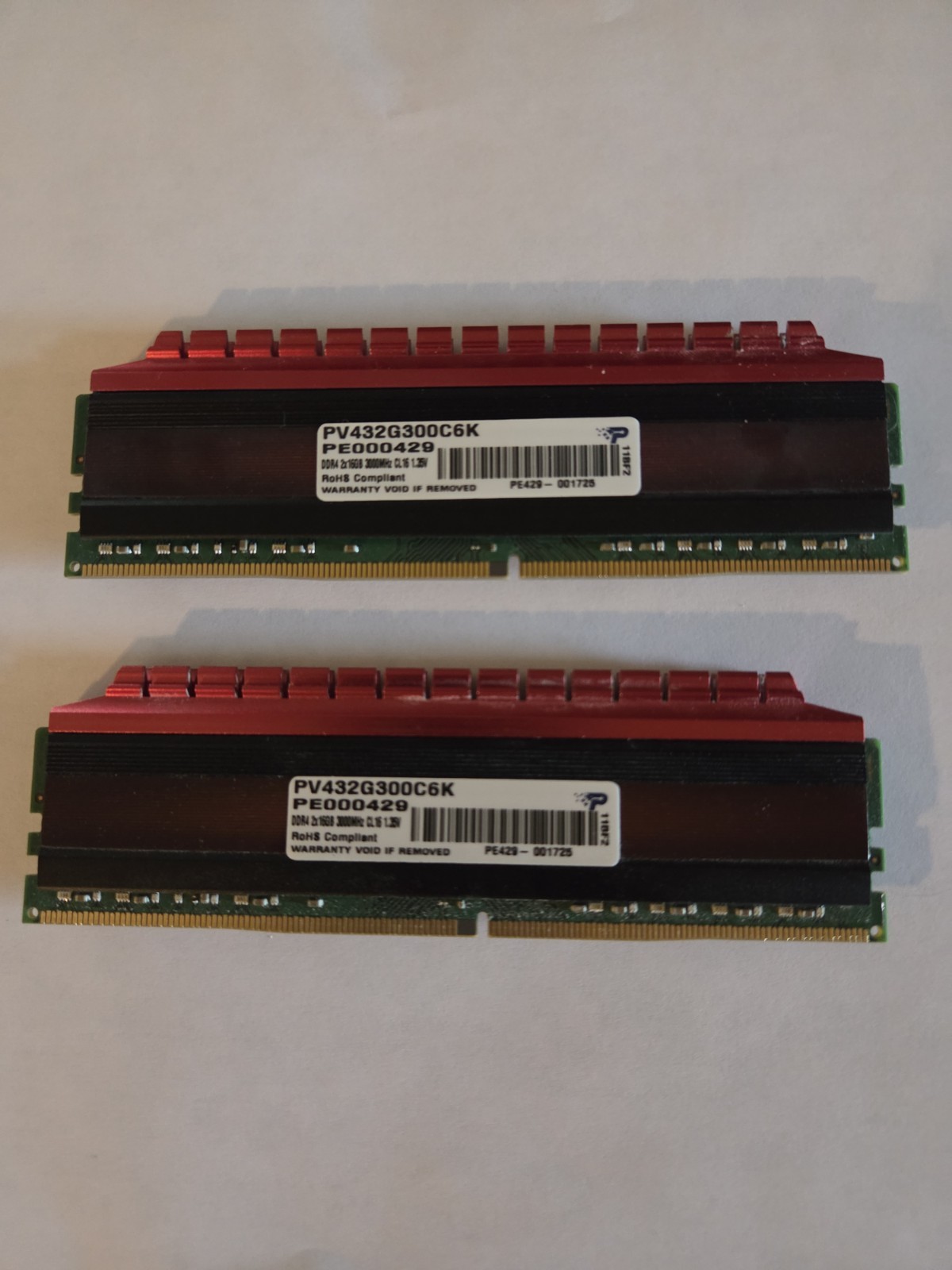 Viper PV432G300C6K 32GB (2x16GB) DDR4 3000MHz 288-Pin DIMM Kit