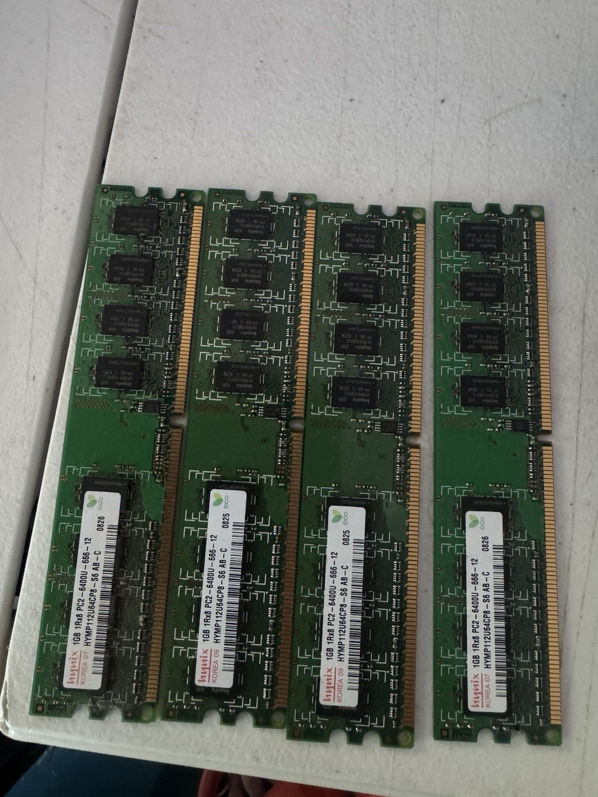 4pc HYNIX 1GB 1Rx8 PC2-6400U-666-12 ~ HYMP112U64CP8 ~ S6 AB-C Ram 4gb Total