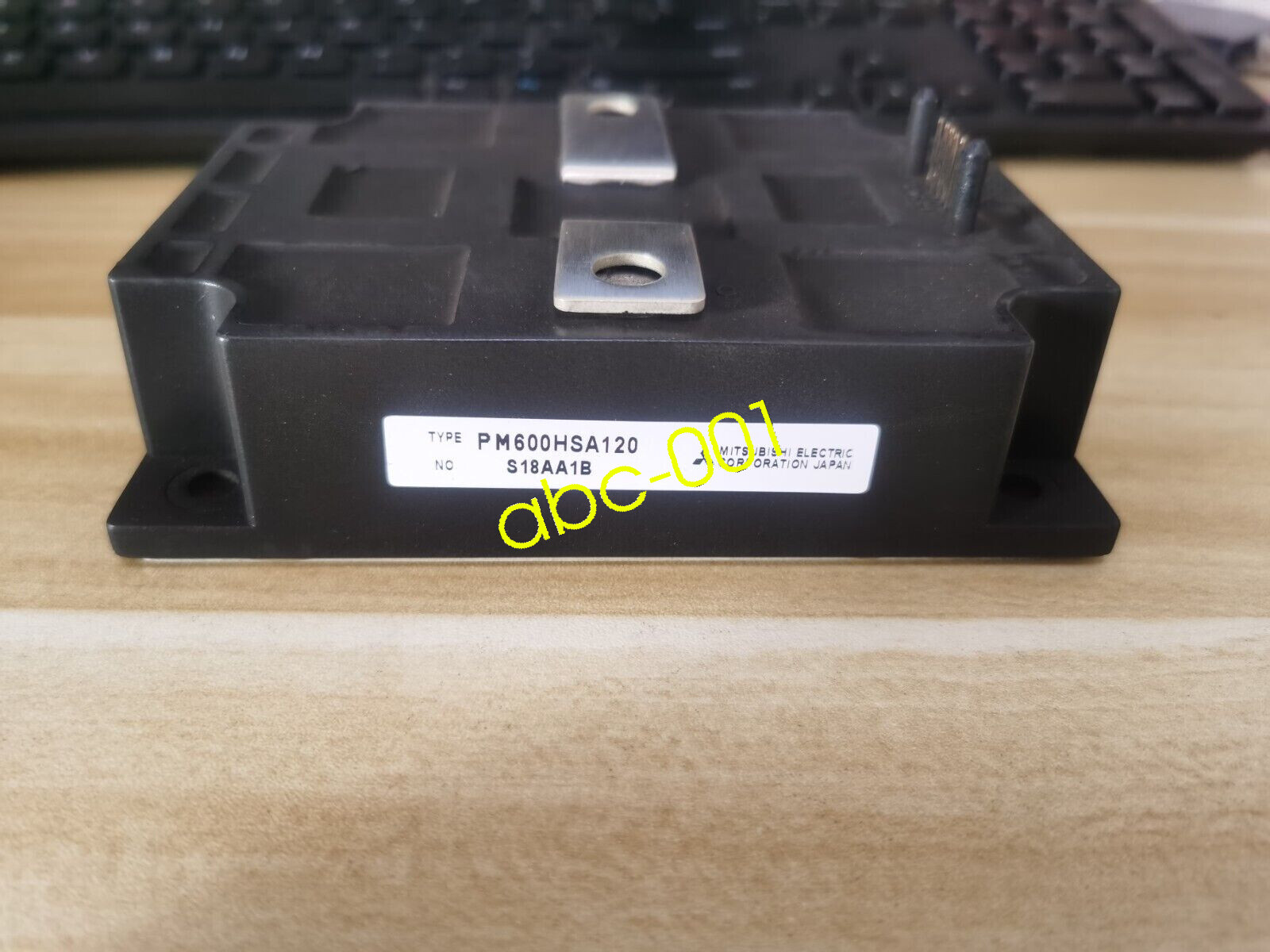 1PCS Mitsubishi Module PM600HSA120   -New  *TT