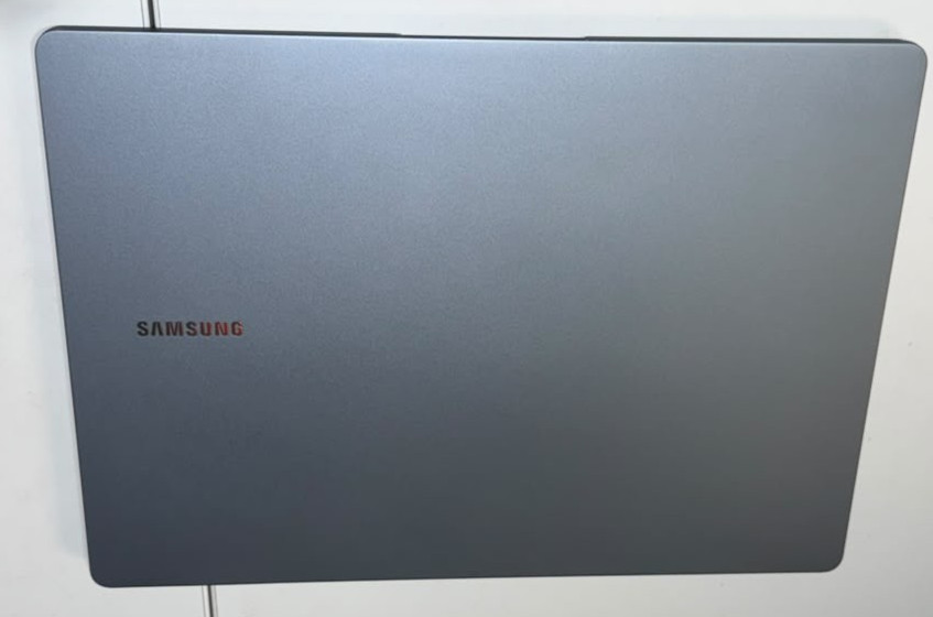 Samsung Galaxy Book 4  NP940XGK-KG1US 14" ULTRA 7-1360P 16GB 512GB SSD-TOUCH
