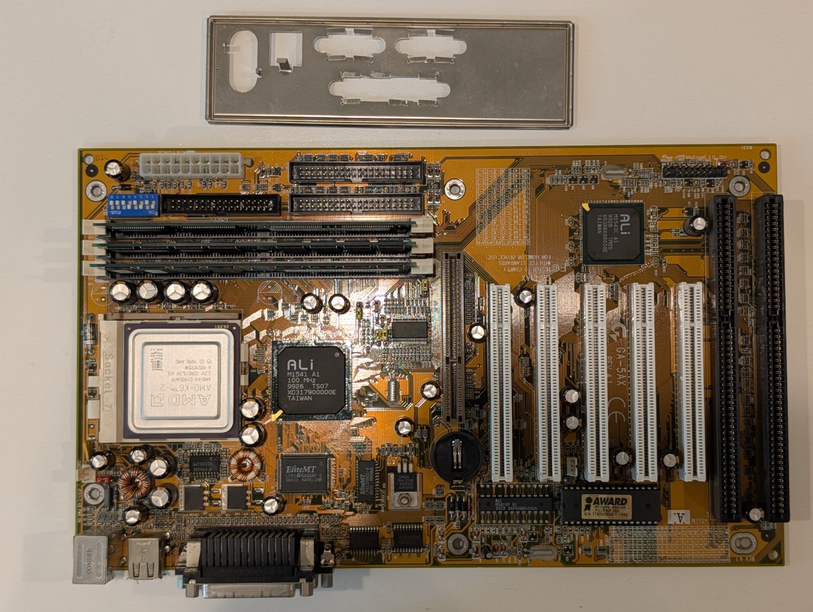TESTED Gigabyte GA-5AX Super Socket 7 ATX with AMD K6-2 400MHz, 128MB, IO Shield