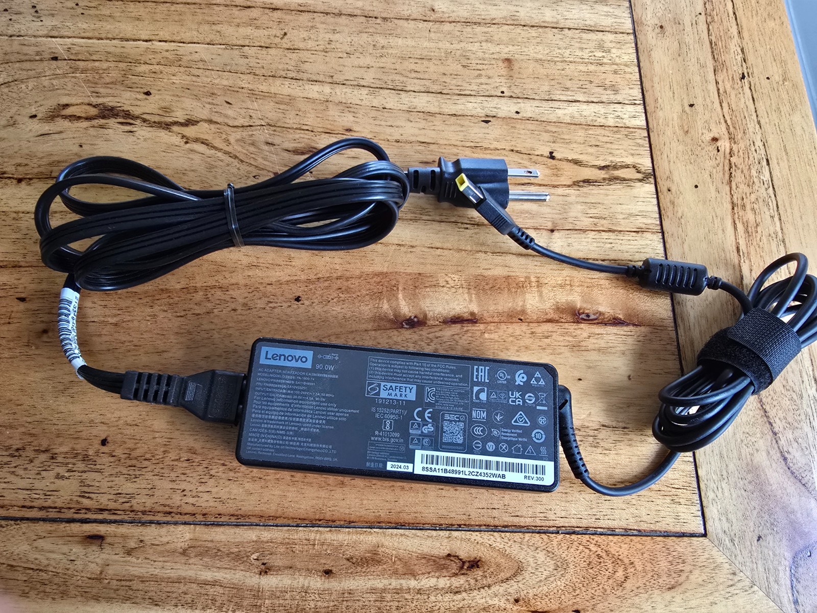 Lenovo ThinkPad 90W AC Adapter Charger Slim Tip (SA11B48991) 20V 4.5A 5A10V03251