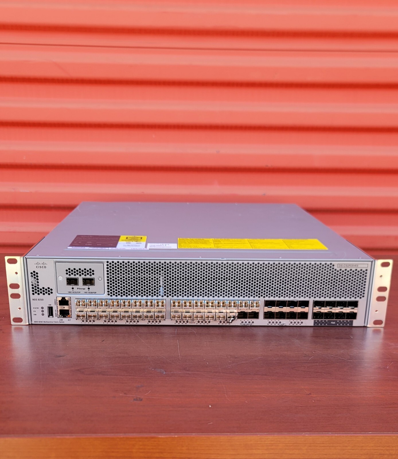Cisco DS-C9250I-K9 V02 50-Port Fabric Switch 