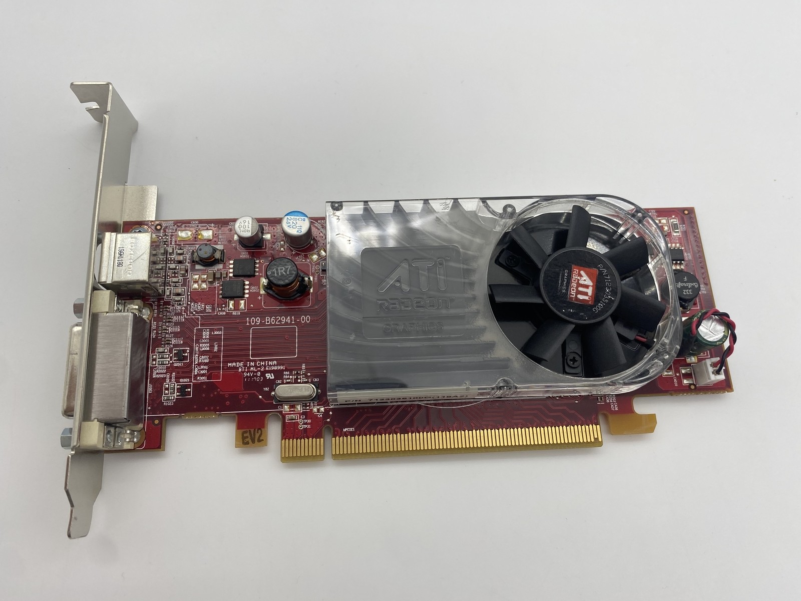 Genuine Dell Graphics Card ATI Radeon HD 3450 256MB DDR2 PCIe x16 DMS-59 Y103D