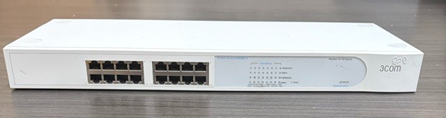 3Com SuperStack 3 Baseline 10/100 16-Port Ethernet Switch (3c16470)