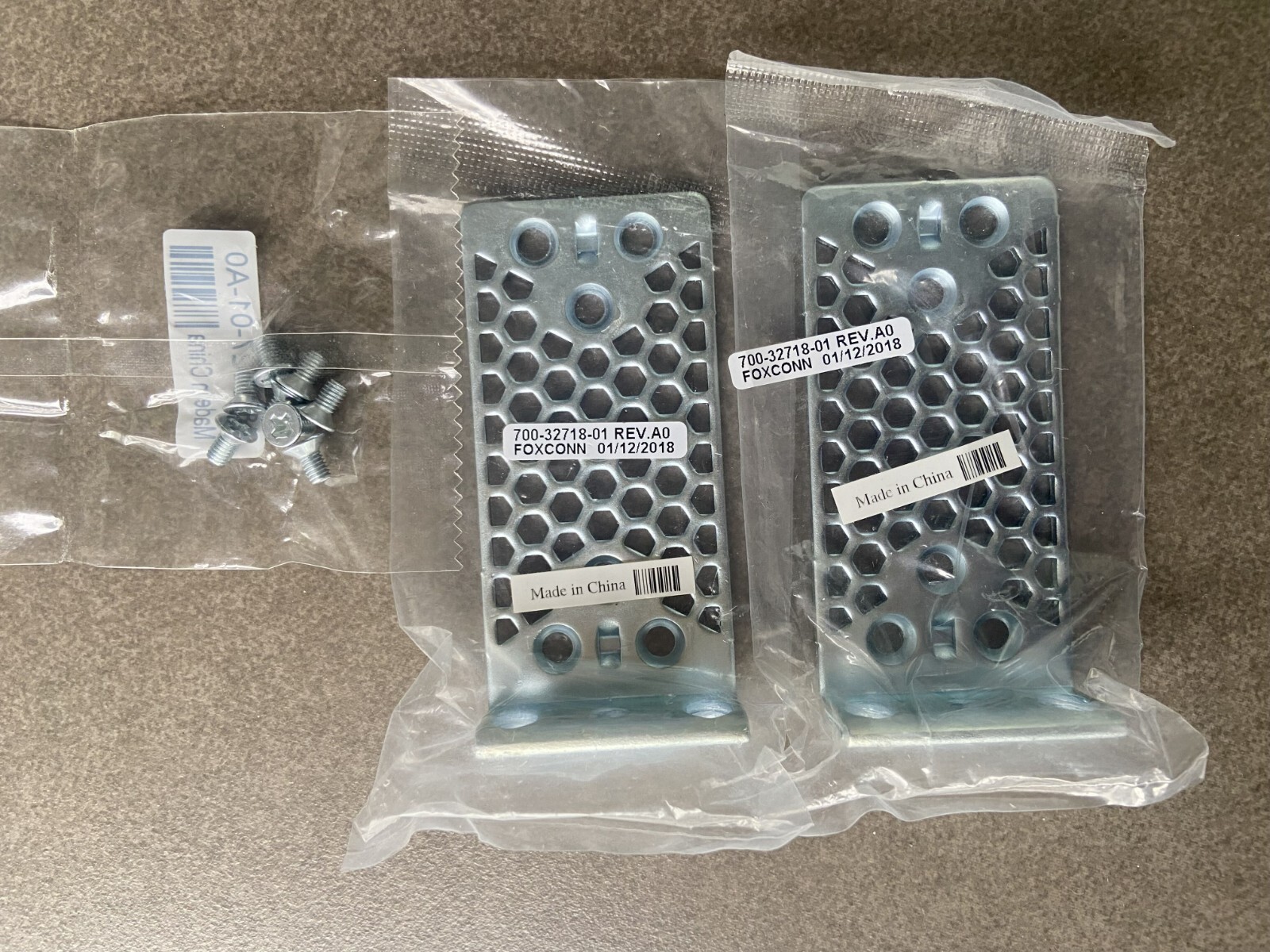 Cisco Catalyst 9300 Series RACK-KIT-T1 Rack Mount RCKMNT-1RU-2KX Bracket