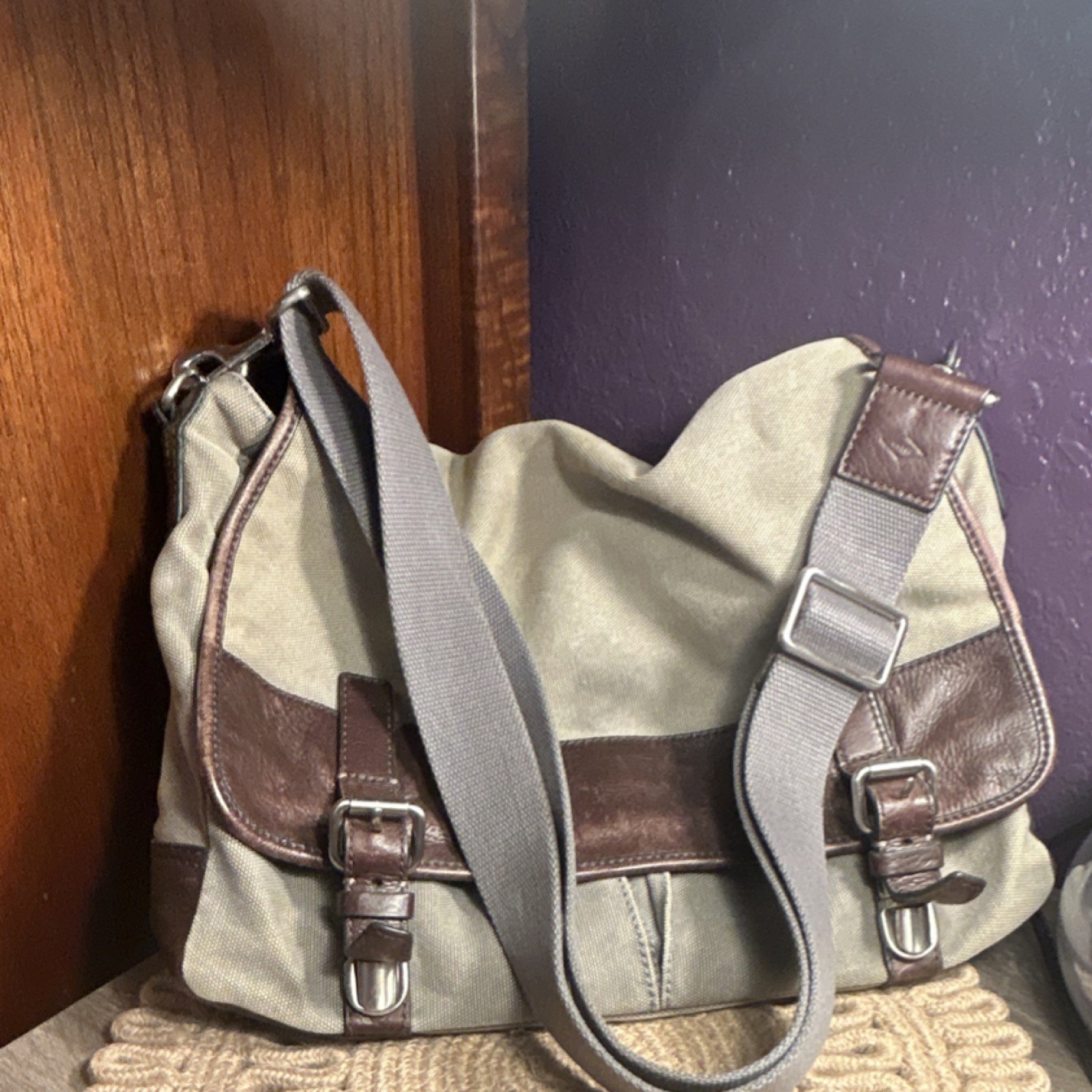 Fossil Canvas Leather Buckle Accents Adjustable Classic messenger tote 