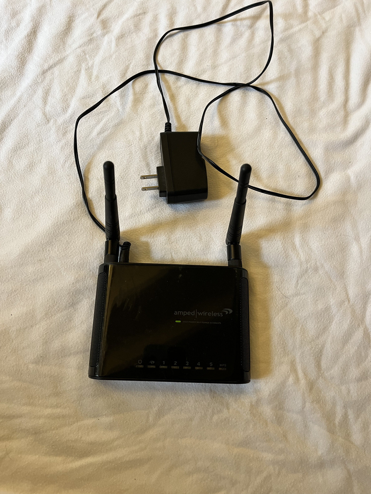 AMPED Wireless SR300 High Power Wireless-N Range Extender and Smart Repeater