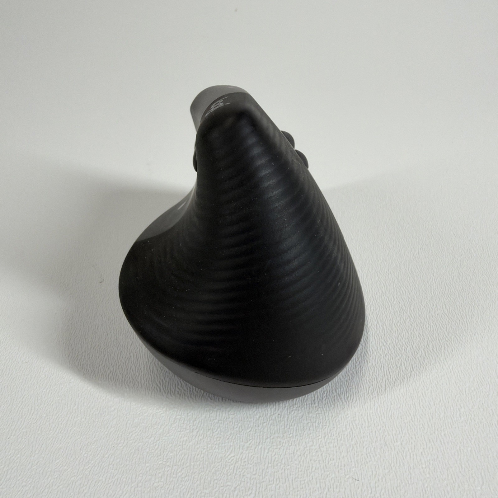 Logitech Lift Vertical Ergonomic Wirless Mouse Graphite 910-006467 w/ Dongle