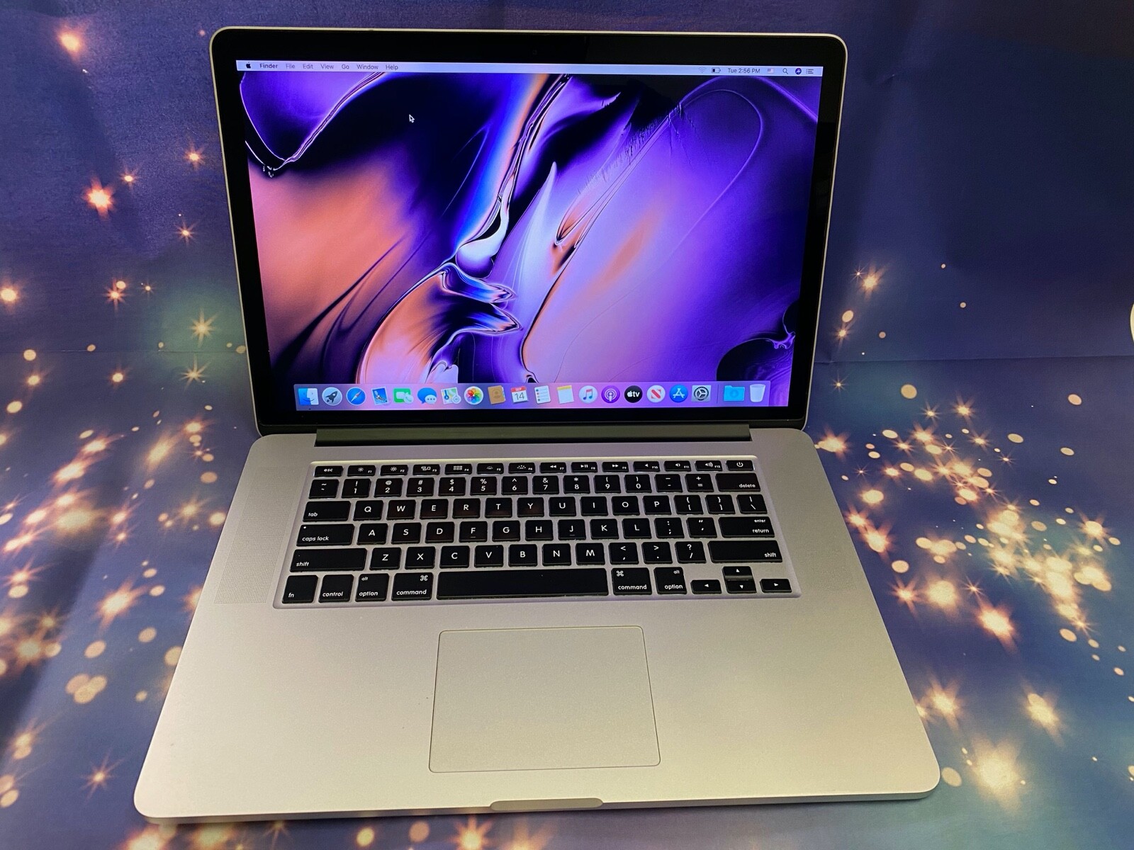 Apple MacBook Pro 15" Retina / Quad Core i7 /16GB/256GB SSD HD. Big Sur. Grade C