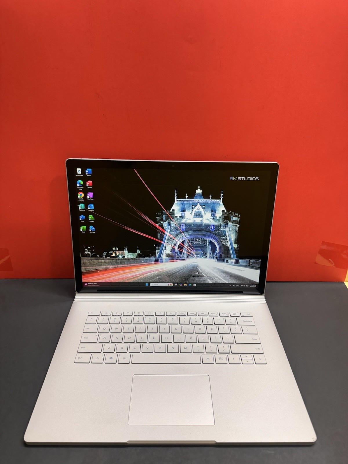 Surface Book3 15.5” 10th  i7- 1.30GHz 16GB 256GB GTX 1600 Ti With  Mas-Q Design