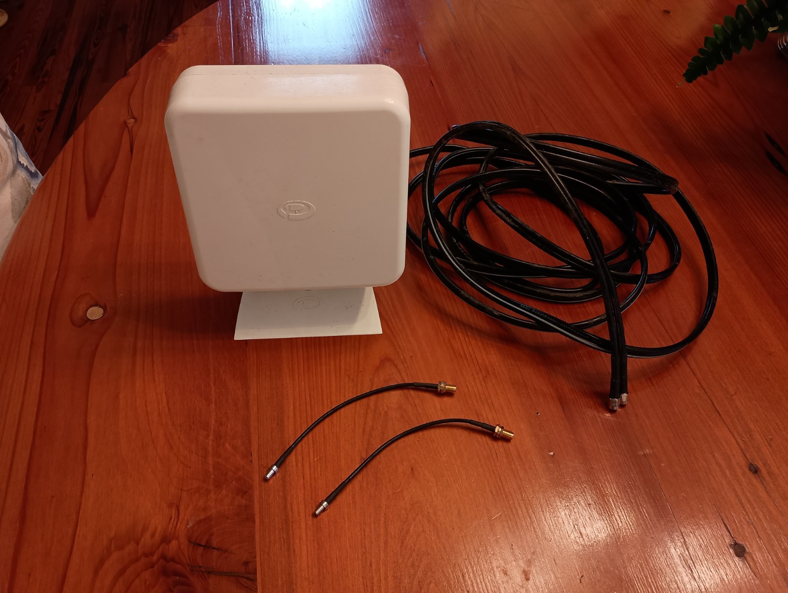 Panorama cellular antenna Model WMMG-7-27-5SP,  2x2 MIMO 4G LTE Antenna
