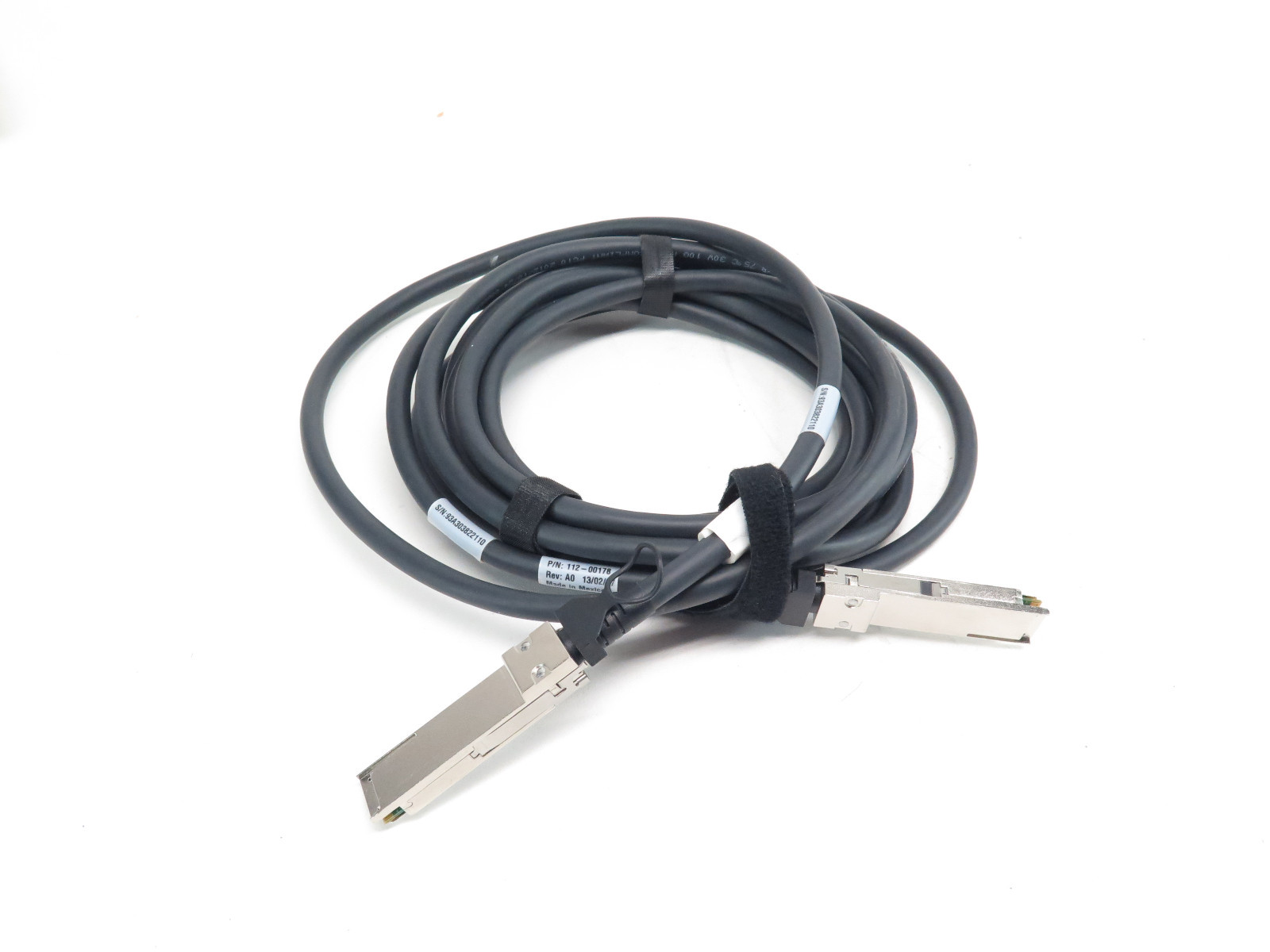 NetApp 112-00178 QSFP/QSFP External SAS Cables - 5 Meters