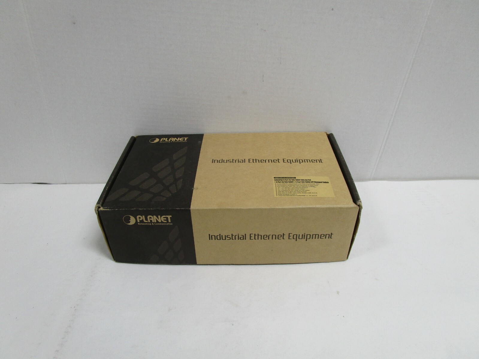 Planet 8-port Rail Gigabit Ethernet Switch IGS-4215-4P4T2S NEW IN BOX SEE PHOTOS