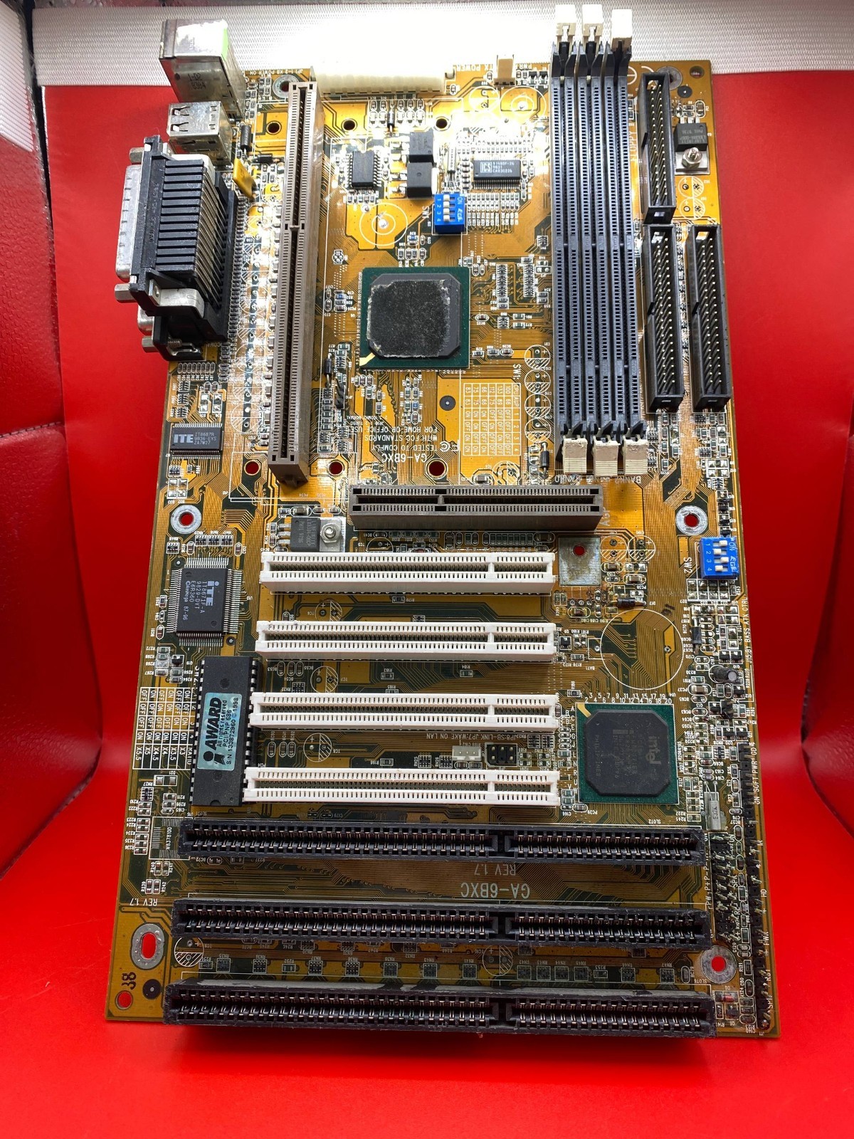 Gigabyte GA-6BXC Rev 1.7 Slot 1 Motherboard SKU 1576