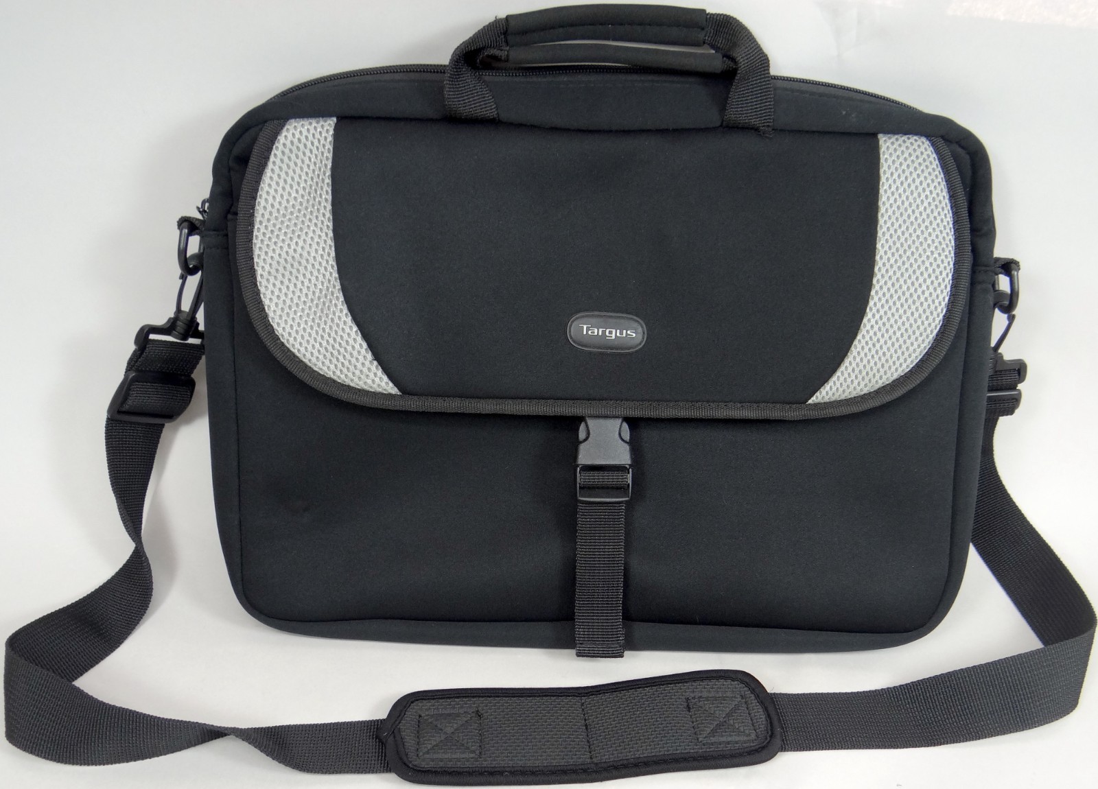 Targus Computer Laptop Bag Padded 16 in Sport Neoprene Slim Lightweight CVR200
