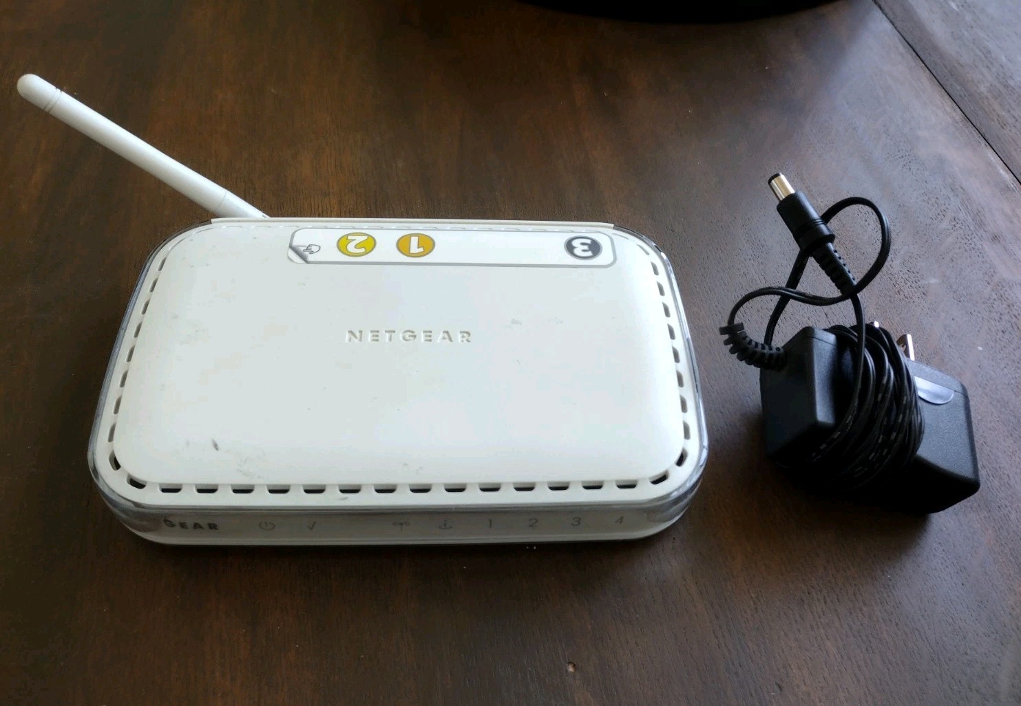 2C Netgear WGR614 v9 4-Port 10/100 Wireless G Router (WGR614v9)