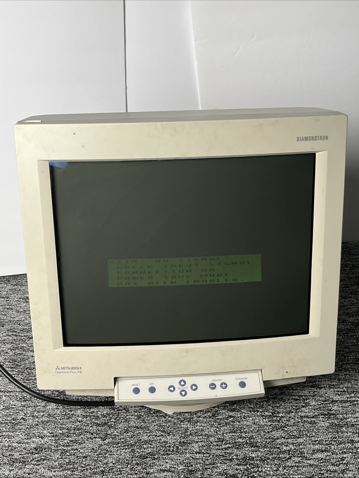 16" Mitsubishi 2070SB Diamond Pro Color Diamondtron Display Monitor Untested