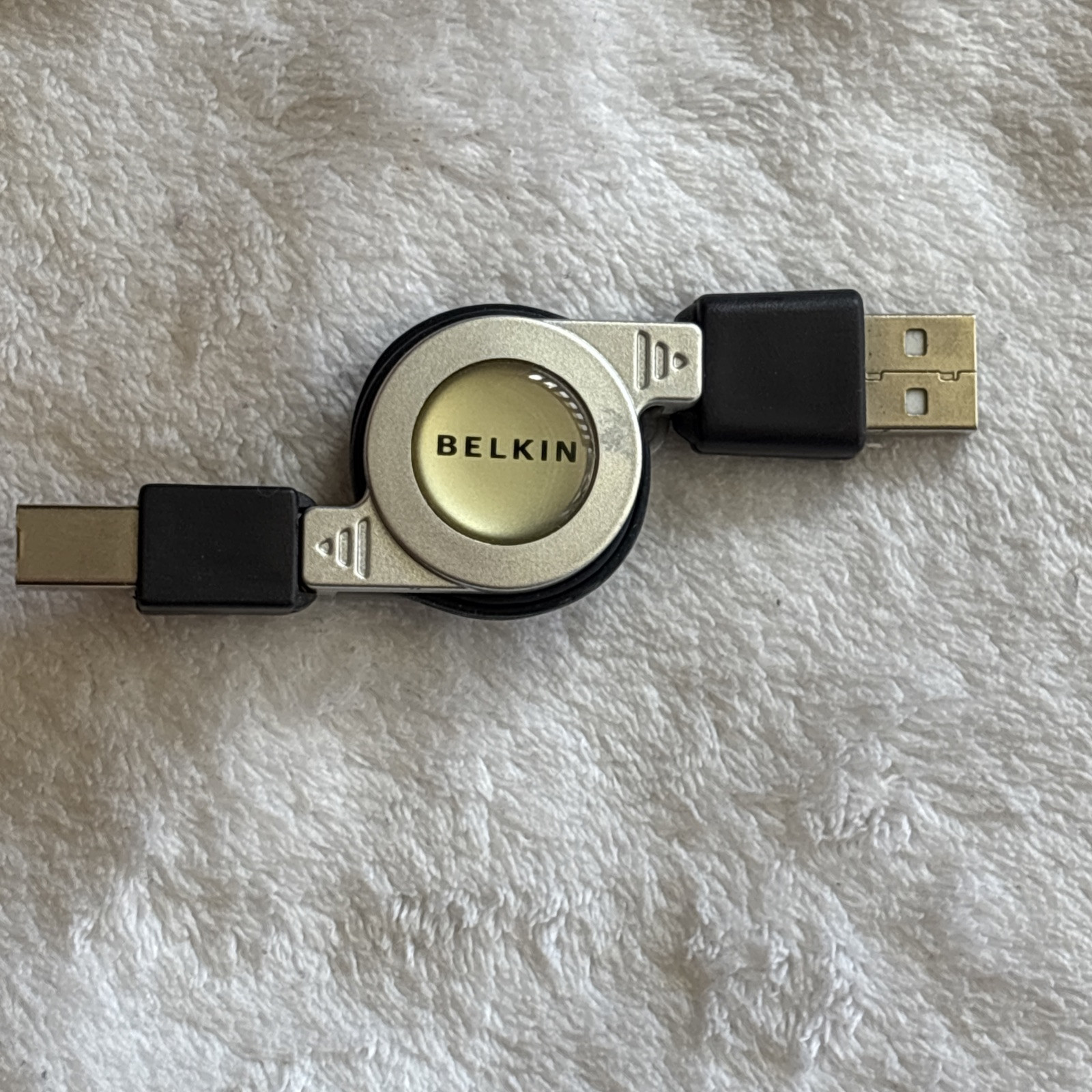 Belkin 2.6 ft Retractable USB Cable