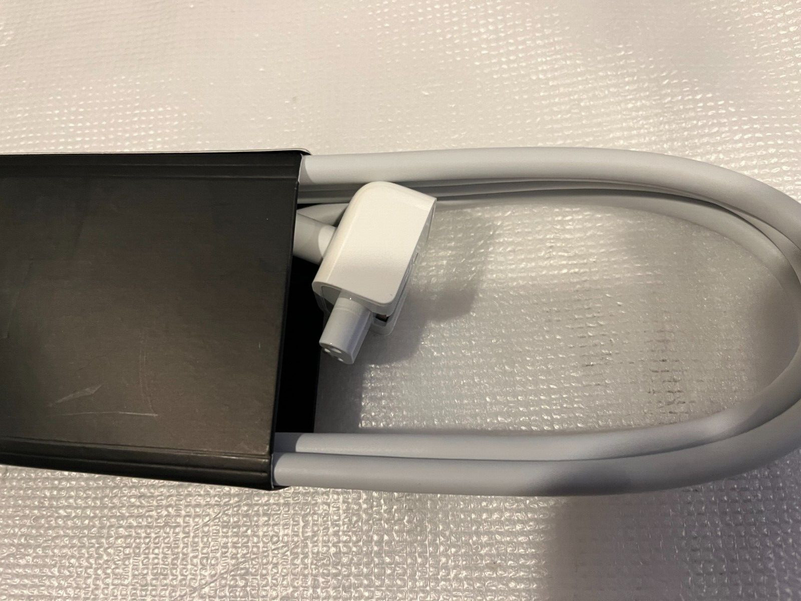 Genuine Apple MacBook DuckHead AC Power Adapter Extension Cable (Longwell LS-7A)