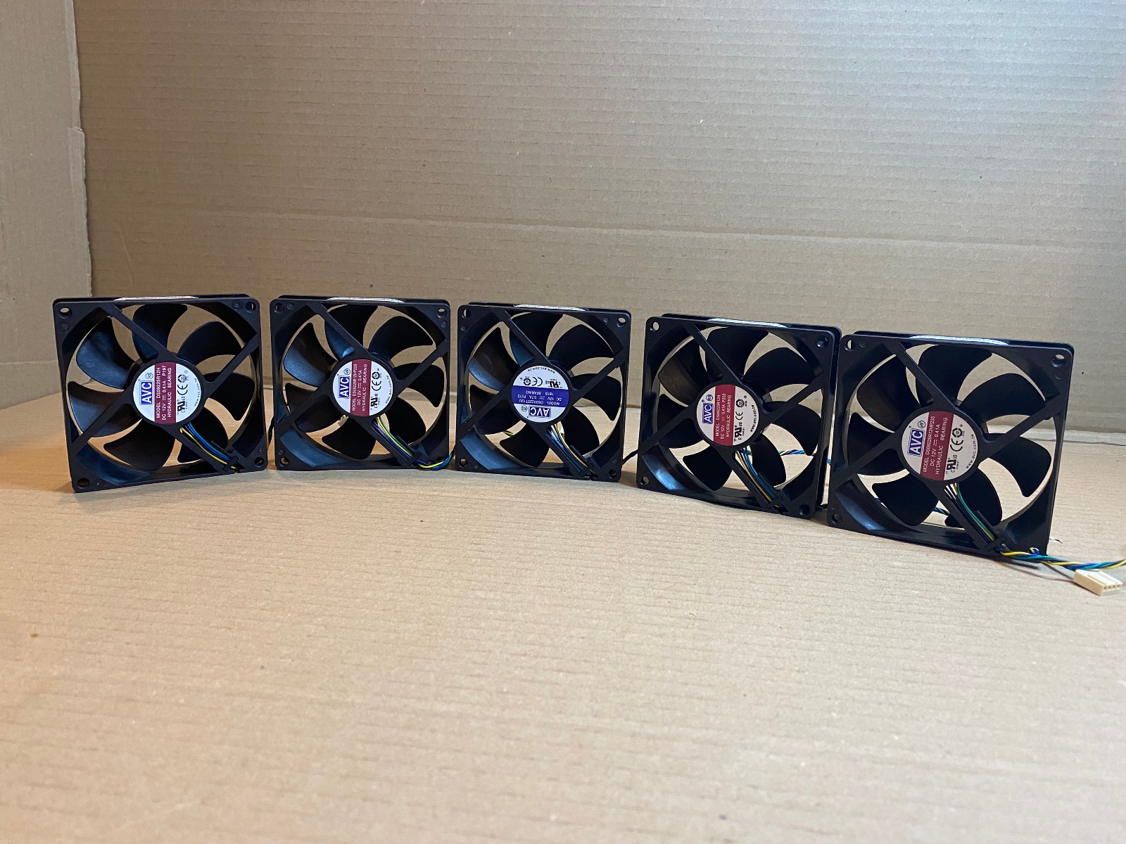 AVC DS09225R12HP235 / DS09225T12U 92x92x25mm Cooling Fan 4-pin * Mixed LOT of 5