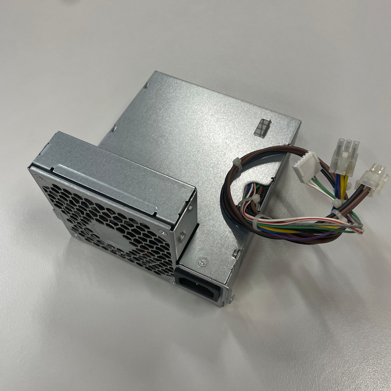 HP Compaq 6000 8000 Z200 600 G1 SSF Series 240W Power Supply PC9055 611481-001