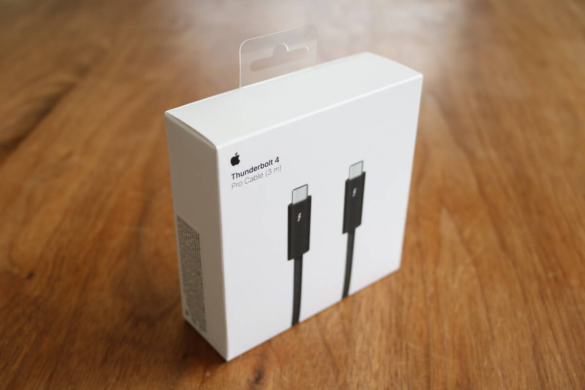 Current product Apple genuine Thunderbolt 4 Pro cable 3m Thunderbolt 4 Pro cable