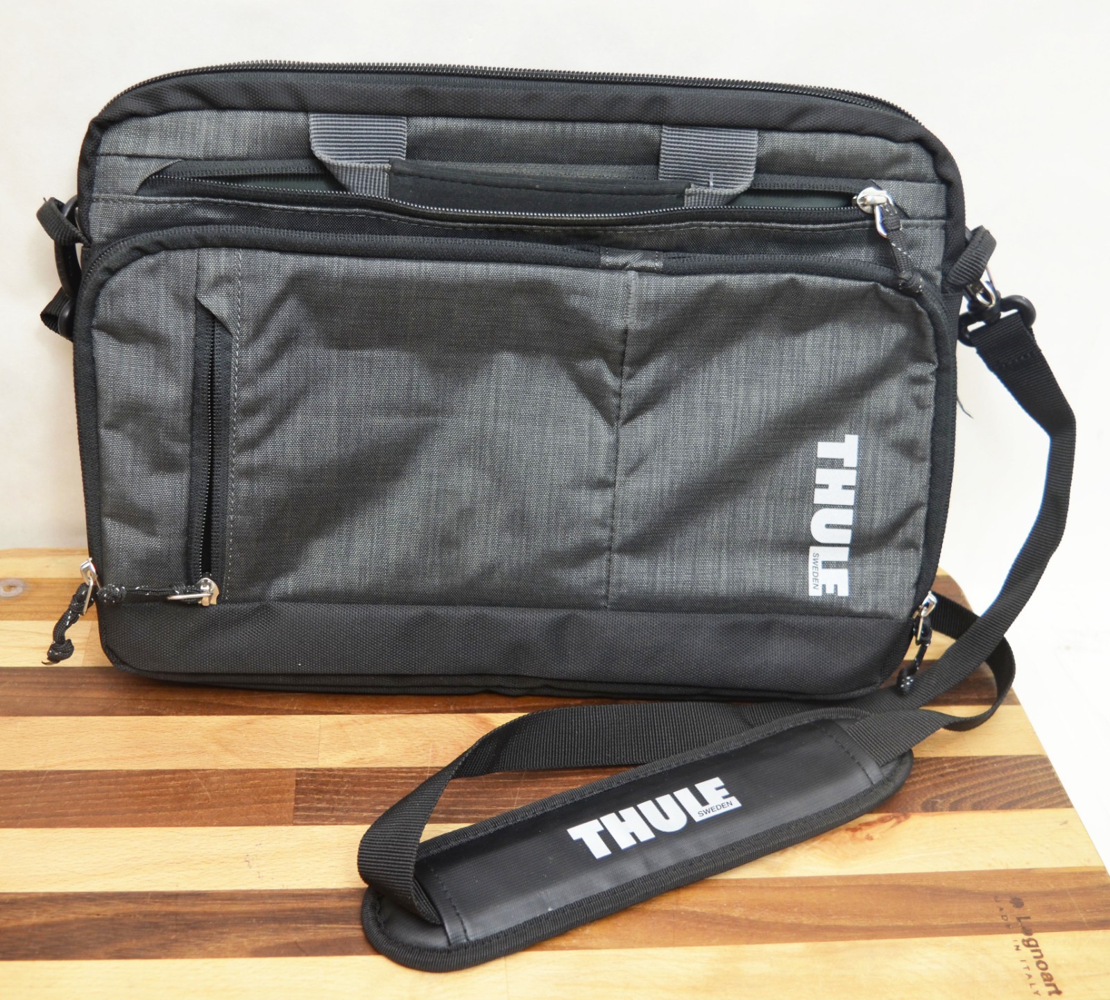 Thule Stravan Padded Laptop Messenger Shoulder Bag Briefcase Travel Business Bag