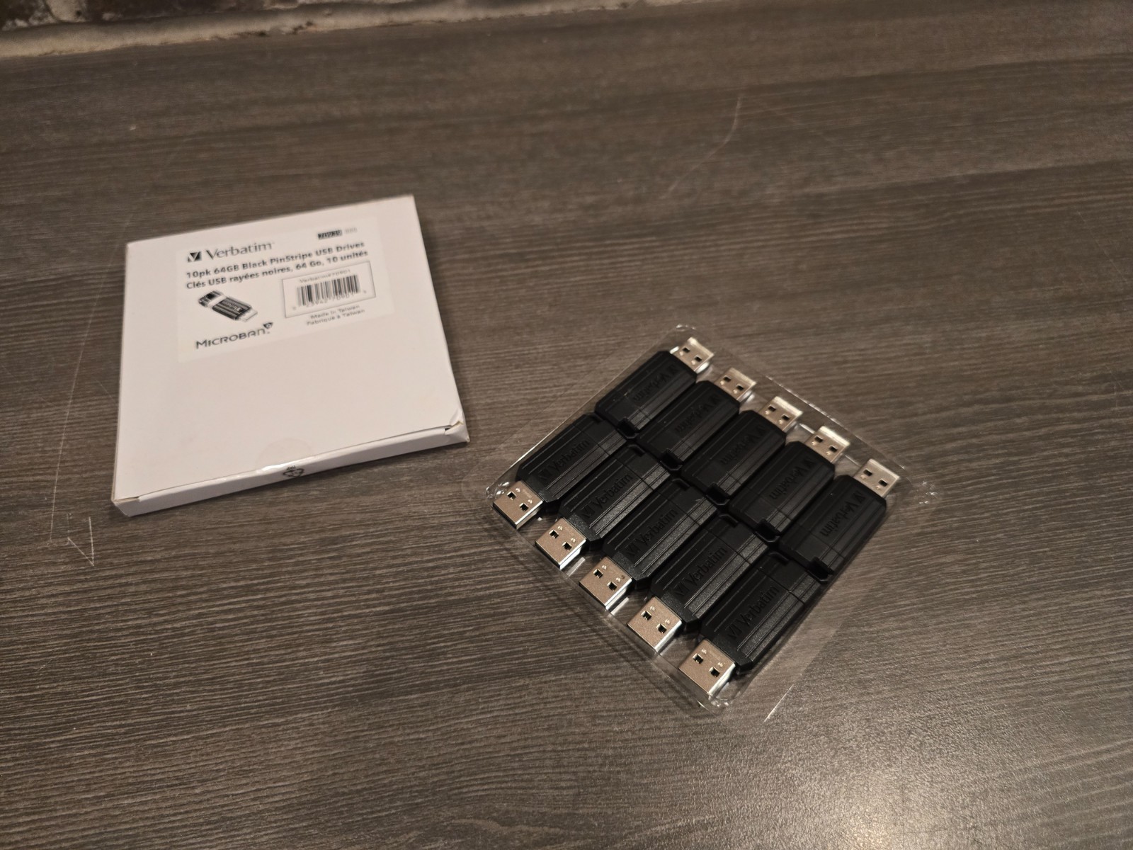 10 pk Verbatim 64GB Black PinStripe Retractable USB 2.0 Flash Drive w/ Microban