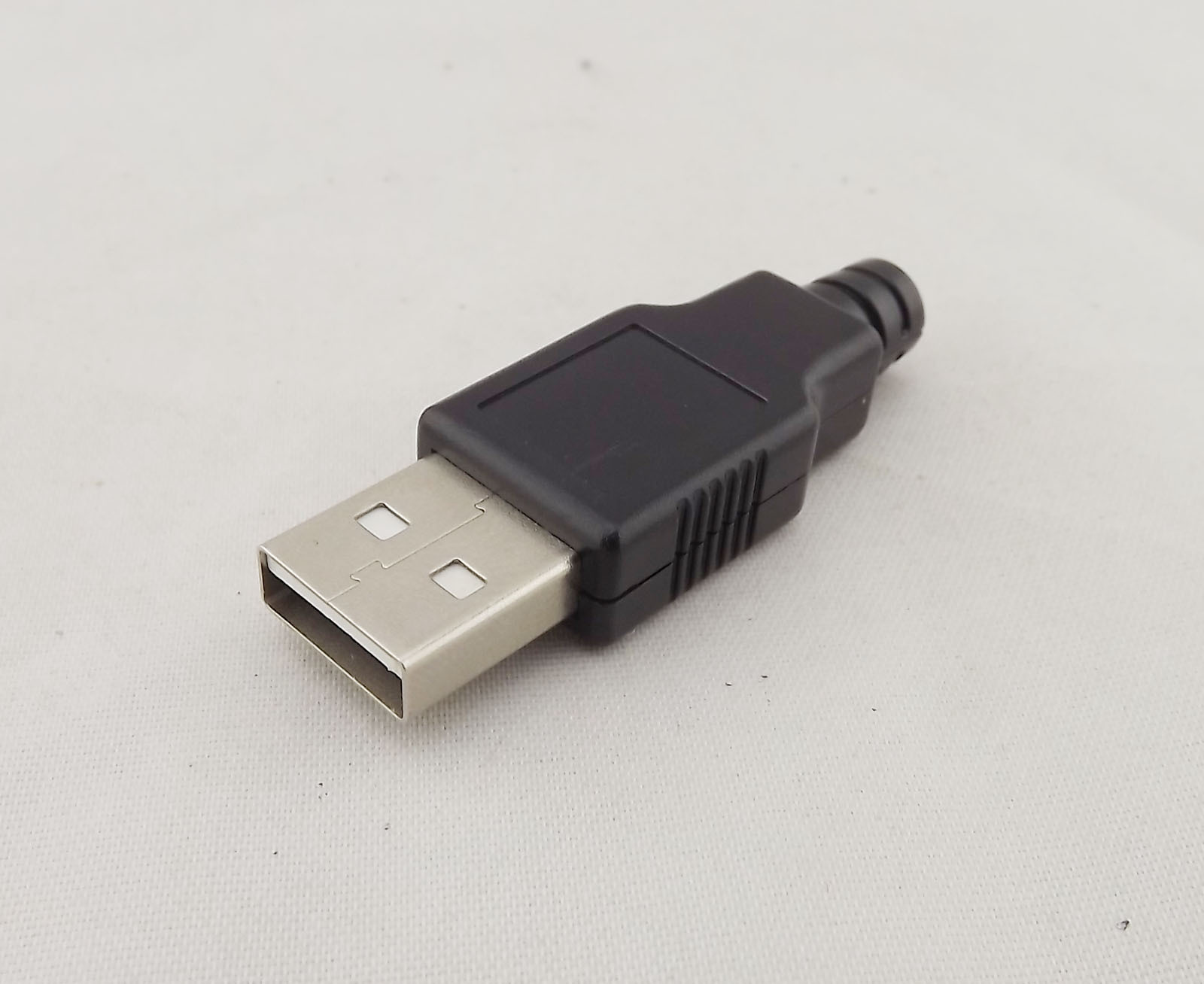 1x USB 2.0 Type A 4 Pin Male Plug Socket Connector Adapter Black Plastic Cover