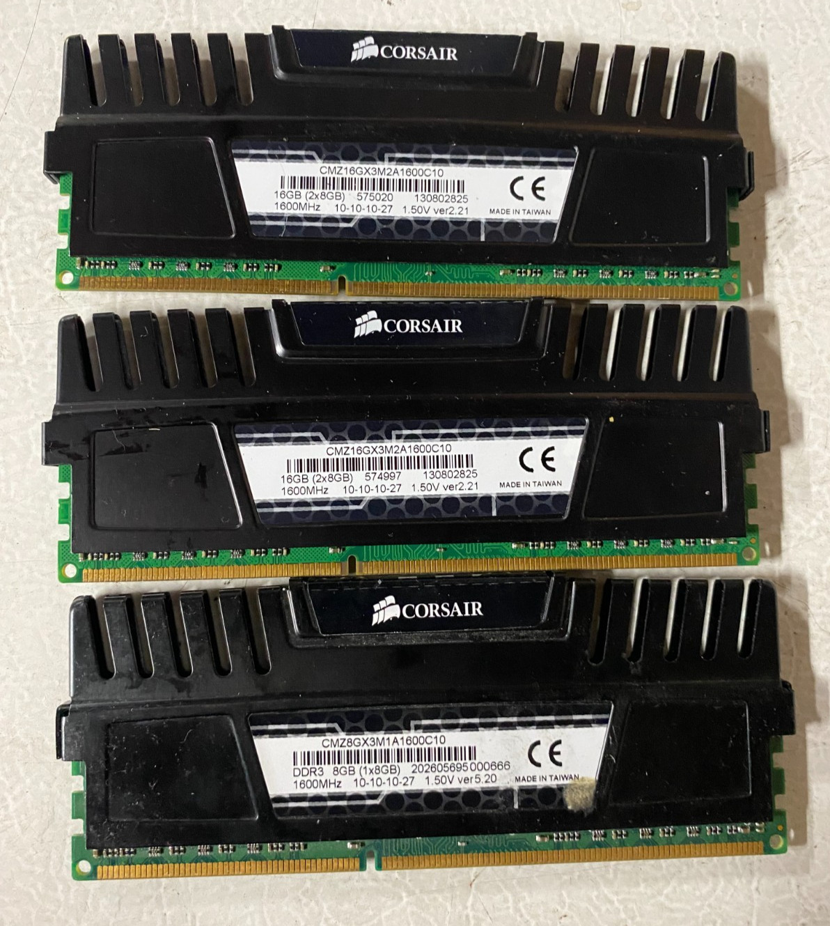 Corsair Vengeance 24GB (3x8GB) DDR3-1600 PC3-12800 240-Pin DIMM