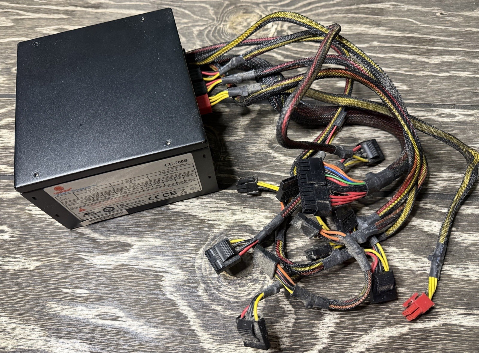 Coolmax CU-700B PC Desktop Power Supply & Sata PCI Express Cables - Tested