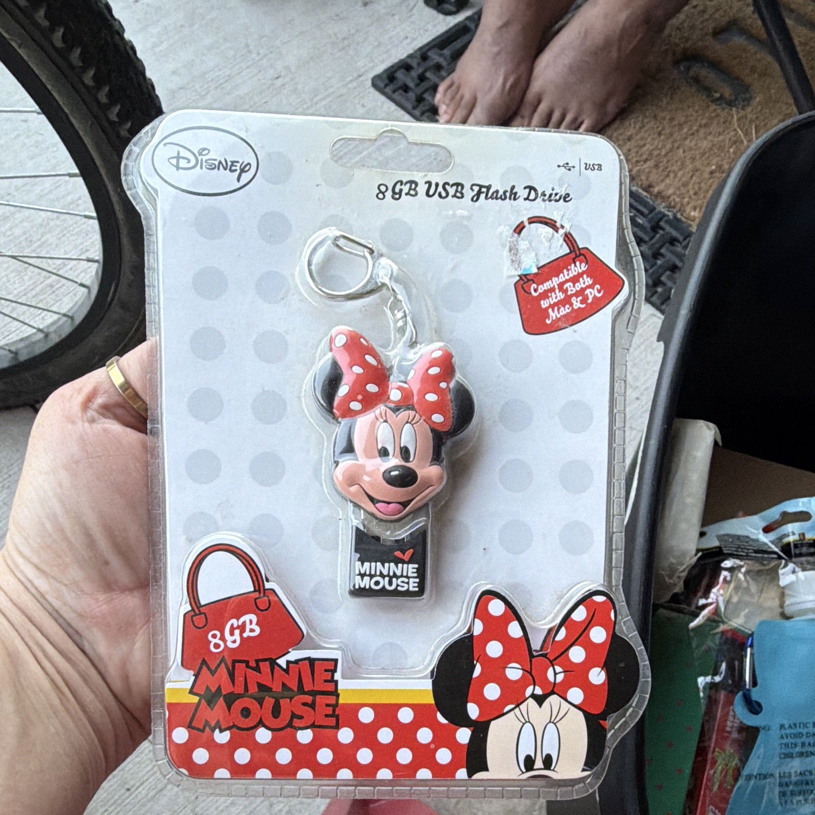 Disney Minnie Mouse 8GB USB Flash Drive Keychain, Plug and Play for Mac & PC